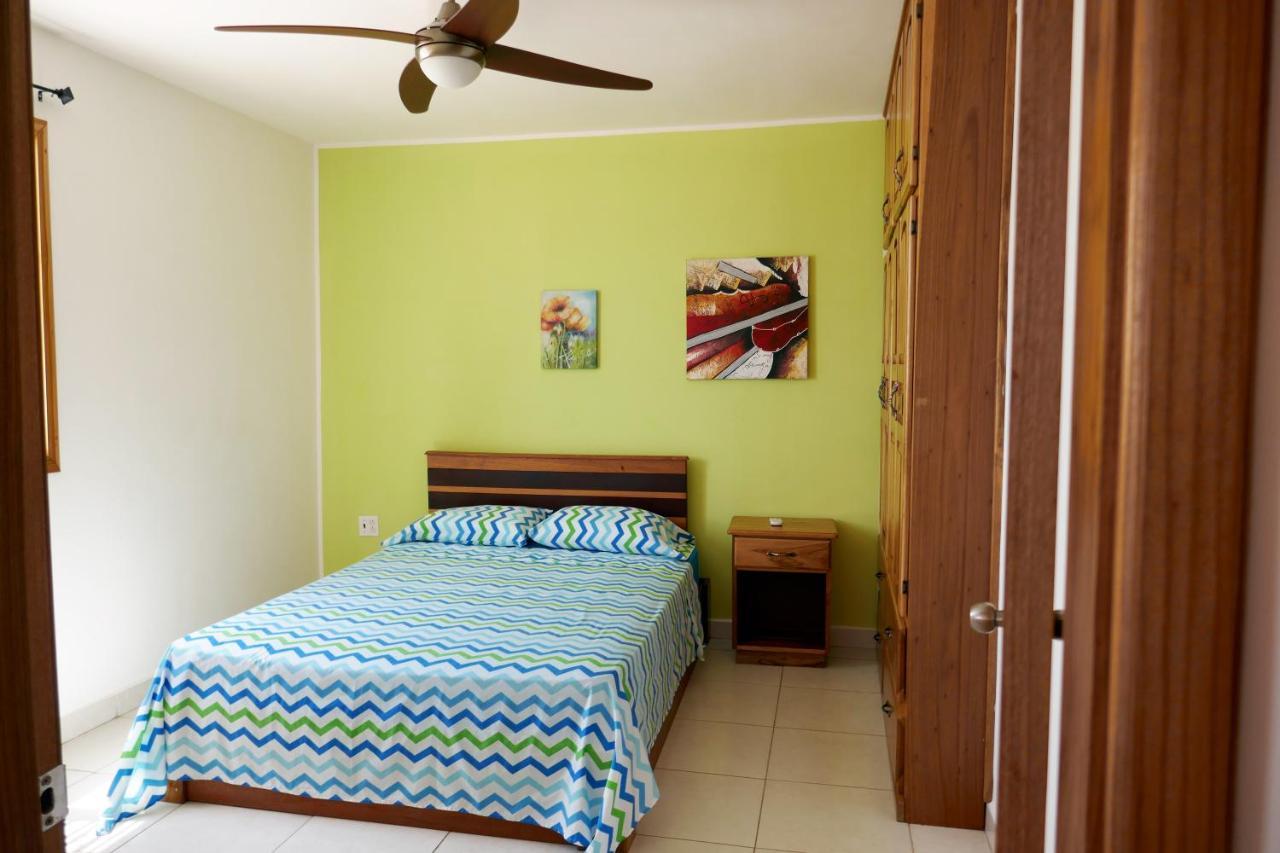 Kevin Kondos Bocas Town Bagian luar foto